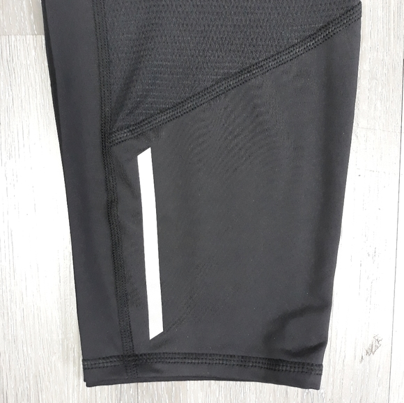 Old Navy Active Go Dry Running Crop 🎇🎇Mesh & Reflective Stripe🎇🎇 XL P - Picture 4 of 12